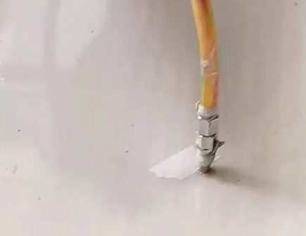 金昌市瓷砖空鼓维修公司专业解答在瓷砖铺贴过程中，如果使用的砂料过粗（如全部使用了粗砂），可能会导致以下问题